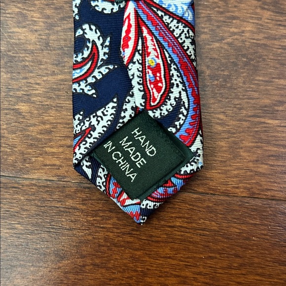 Lauren, Ralph Lauren 100% Silk Elegant Paisley Men's Tie in Red and Blue - Picture 10 of 11
